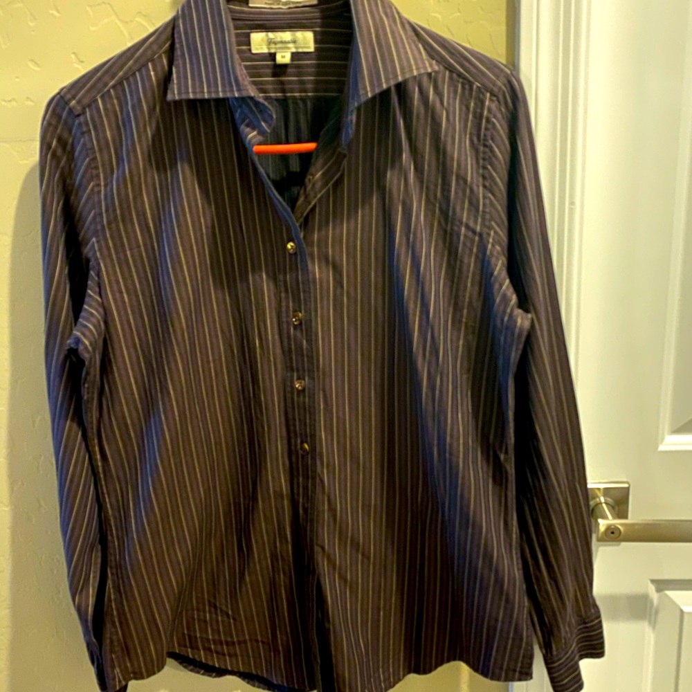 Women’s long sleeve blouse.